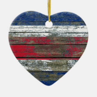 Ornement Cœur En Céramique Le drapeau du Costa Rica sur le bois rugueux