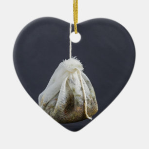 Ornement Cœur En Céramique Le sac de thé est suspendu dans une tasse