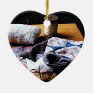 Ornement Cœur En Céramique Pincushion à fil et tissu