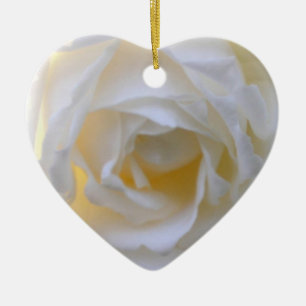 ornement de coeur de rose blanche