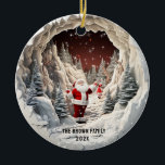 Ornement de Noël en 3D du Père Noël<br><div class="desc">Ornement de Noël en 3D du Père Noël aux couleurs rouge,  blanc et vert. Deux lignes de texte personnalisable pour personnaliser cet ornement.</div>