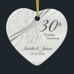 Ornement En Céramique 30e anniversaire du Mariage Pearl<br><div class="desc">30e Mariage Pearl Anniversaire Ornament prêt pour vous à personnaliser. Peut également être utilisé pour d'autres occasions comme un anniversaire, l'amitié, cadeau de mariage, fiançailles, années de service, etc... en modifiant simplement le libellé 📌 Si vous avez besoin d'une personnalisation plus poussée, cliquez sur le bouton "Cliquez pour Customiser plus...</div>