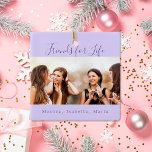 Ornement En Céramique Amis de la vie violet nom photo gardien<br><div class="desc">Un cadeau pour votre(vos) meilleur(s) ami(s) pour les anniversaires,  Noël ou un événement spécial. Texte : Friends for Life,  écrit avec un script de style à la main tendance. Personnalisez et utilisez vos propres photos et noms. Un arrière - plan violet,  couleur lavande.</div>