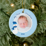 Ornement En Céramique Baby Boy Blue Snowman Photo de Noël<br><div class="desc">Baby Boy 1st Christmas Photo Ornements personnalisés. Comprend une jolie illustration de bonhomme de neige bleu avec un motif à pois bleu et blanc. Personnalisez facilement avec votre propre texte. C'est un grand gardien ! Pour redimensionner et positionner votre photo,  cliquez sur le bouton "CUSTOMISER IT".</div>