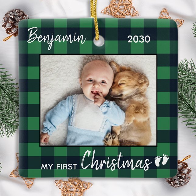 Ornement En Céramique Baby First Christmas Buffalo vert Plaid Photo (Créateur téléchargé)