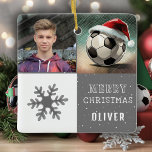 Ornement En Céramique Bal de football avec Santa Hat Snowflake Photo<br><div class="desc">Bal de football avec Santa Hat Flocon de neige Photo Ornement en céramique. Arrière - plan gris et blanc avec un ballon de football amusant avec chapeau de Santa rouge. Cet ornement de Noël est un cadeau parfait pour les enfants et les adolescents. Photo personnalisée, flocon de neige, boule avec...</div>