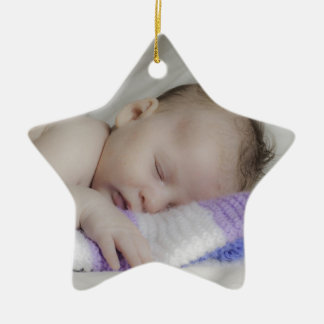 Ornement En Céramique Beau bébé nouveau-né de sommeil