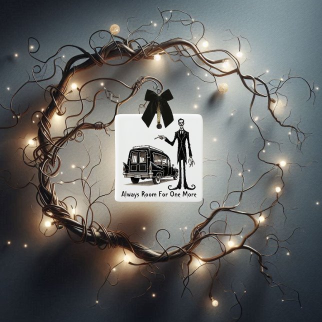 Ornement En Céramique Chambre Pour Une De Plus (Vine wreath, fairy lights and an additional bow makes a unique focal point for any ornament!)