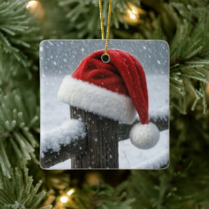 Ornement En Céramique Chapeau de Père Noël sur un Poteau de Clôture enne