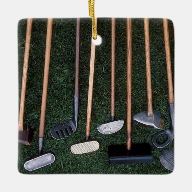 ORNEMENT EN CÉRAMIQUE **CLUBS DE GOLF DE L'ANCIENNE JOURNÉE** (Devant)