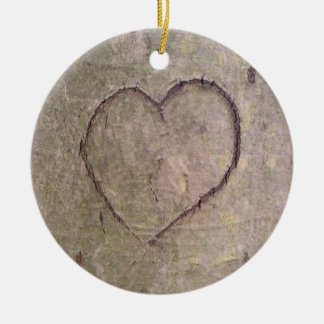 Ornement En Céramique Coeur sculpté dans un arbre