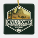Ornement En Céramique Devils Tower National Monument Voyage Art Vintage<br><div class="desc">Devils Tower National Monument conception vectorielle. Il s'agit d'une butte composée de roches ignées dans le quartier des Rangers de Bear Lodge de Black Hills.</div>