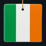 Ornement En Céramique Drapeau irlandais<br><div class="desc">Produits World Flag personnalisables - N'hésitez pas à ajouter votre propre texte.</div>