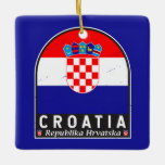 Ornement En Céramique Emblème du drapeau croate Vintage<br><div class="desc">L'emblème de la Croatie en détresse arborant le drapeau et les armoiries.</div>