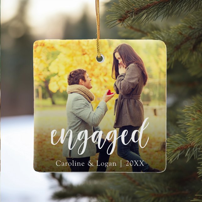Ornement En Céramique Engagement Photo | Engaged Holiday Keepsake (Créateur téléchargé)