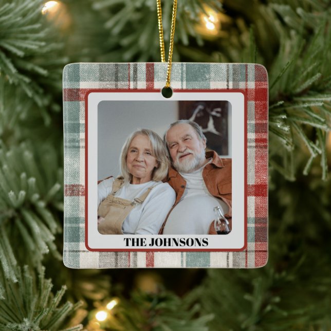 Ornement En Céramique Family Photo Red & Green Plaid Christmas Ornament (Arbre)