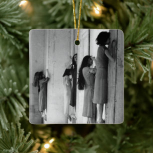 Ornement En Céramique Femmes Déplaisantes vintages