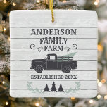 Ornement En Céramique Ferme de Noël Arbre de famille Ferme personnalisée<br><div class="desc">Agritourisme Arbre de Noël Famille Agritourisme Ornement en céramique personnalisée. Belle ferme rustique décoration maison de noël. Un vieux camion vintage et un arbre de Noël ornent ce joli design de vacances. Accentué de branches de pins, d'arbres de Noël et de typographie des fêtes. Personnalisez ce design personnalisé avec votre...</div>