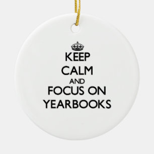 Ornement En Céramique Gardez le calme et le foyer sur des annuaires