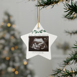 Ornement En Céramique Grand-mère Keepsaké Noël Grossesse Faire-part<br><div class="desc">C'est toujours un bon moment pour partager cette nouvelle excitante avec votre plus proche et le plus cher. Idée cadeau de Noël parfait pour que la grand-mère soit avec une photo ultrasonore. Customisez cet écran de faire-part unique, ajoutez vos détails et faites connaître cette nouvelle spéciale à tout le monde....</div>