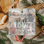 Ornement En Céramique 'GRANDPARENTS' sont les meilleures photos, nom/s e<br><div class="desc">Faites savoir à grand-père et grand-mère combien ils sont aimés avec cet ornement moderne de Noël avec collage photo de gardienne, avec 4 de vos photos préférées, qui peut être facilement téléchargé à partir d'un ordinateur ou de votre téléphone, le texte "GRANDPARENTS sont les meilleurs" dans élégant script de calligraphie,...</div>