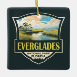 Ornement En Céramique Illustration du parc national des Everglades Art d<br><div class="desc">Everglades conception d'oeuvres vectorielles. Le parc est composé de mangroves côtières,  de marais de scie et de pinèdes plates qui abritent des centaines d'espèces animales.</div>