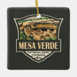 Ornement En Céramique Illustration du parc national Mesa Verde Travel Ar<br><div class="desc">Design d'illustration vectorielle Mesa Verde. Le parc est connu pour ses maisons de falaises antiques Puebloan bien préservées,  notamment l'immense Cliff Palace.</div>