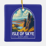 Ornement En Céramique Isle of Skye Scotland Travel Art Vintage<br><div class="desc">Modèle de déplacement vectoriel rétro Isle of Skye. L'île de Skye,  reliée par un pont à la côte nord-ouest de l'Écosse,  est connue pour ses paysages accidentés,  ses villages de pêcheurs pittoresques et ses châteaux médiévaux.</div>
