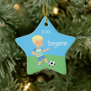 Ornement En Céramique Joli Blonde Boy Soccer Noël personnalisé