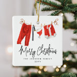 Ornement En Céramique Joyeux Noël Père Noël Keepsaké<br><div class="desc">Amusant ornement moderne de Noël - Design présente le dicton "Joyeux Noël",  une ligne de linge de santa claus,  nom de famille et année.</div>