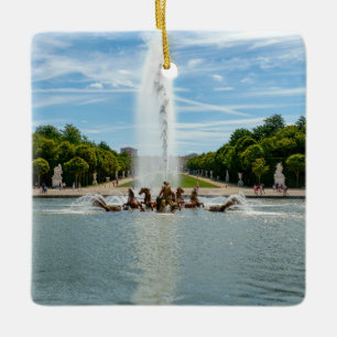 Ornement En Céramique La fontaine Apollo dans les jardins de Versailles