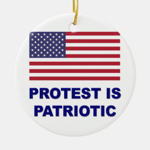 Ornement En Céramique La protestation est patriotique
