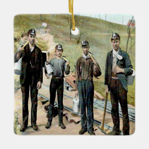 Ornement En Céramique Les mineurs 1910