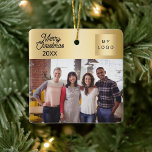 Ornement En Céramique Logo de l'entreprise photo or Noël<br><div class="desc">Un arrière - plan à l'allure fausse or,  du texte noir. Texte : Joyeux Noël. Personnalisez et ajoutez-vous le logo de l'entreprise,  la photo et un an.</div>