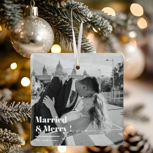 Ornement En Céramique Marié & Joyeux   Élégant cadeau photo noir et blan