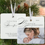 Ornement En Céramique Merrier en grand-parents Photo Élégante calligraph<br><div class="desc">Merrier en tant que grand-parents ornement photo de Noël que vous pouvez personnaliser avec votre photo préférée et le libellé personnalisé. Design typographique élégant avec calligraphie tourbillonnant et facile à éditer pour les grands-parents nouveaux ou établis. Cet ornement de vacances est écrit avec Merrier comme Grand-parents d'un côté et texte...</div>