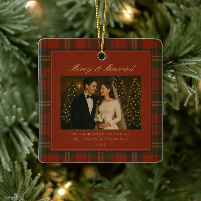 Ornement En Céramique Merry & Married Newlywed First Christmas Photo (Arbre)