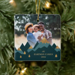 Ornement En Céramique Modern Elegant Gold Mountains Photo Christmas<br><div class="desc">This unique photo Christmas ornament features a modern mountain range design at the bottom of the ornament,  including faux gold foil elements.  The front and back contain the same design. Perfect for displaying a family photo to commemorate the year!</div>