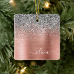 Ornement En Céramique Monogramme de Parties scintillant d'argent en méta<br><div class="desc">Or rose - Blush Pink and Silver Faux Foil Metallic Sparkle Parties scintillant brossé Monogramme en métal Nom et ornement de Noël initial. Cela rend le cadeau parfait pour 16 ans,  mariage,  douche nuptiale,  anniversaire,  baby shower ou bachelorette pour quelqu'un qui aime le luxe glam et les styles chic.</div>