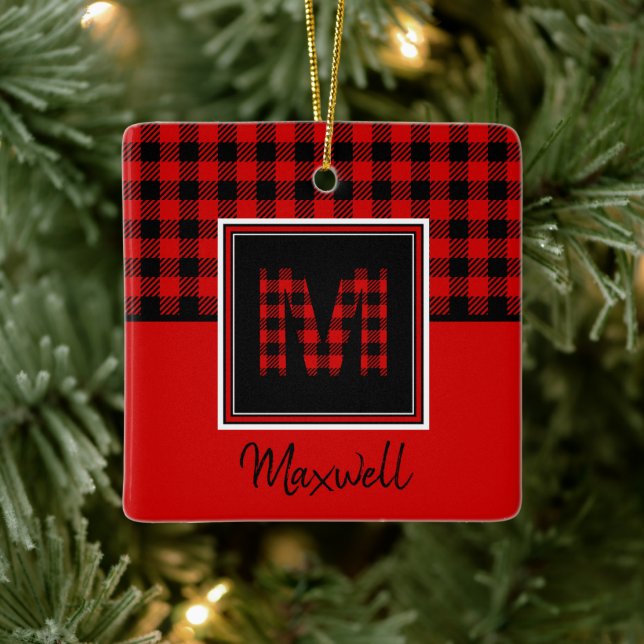 Ornement En Céramique Monogramme et nom du Buffalo Plaid rouge et noir (Arbre)