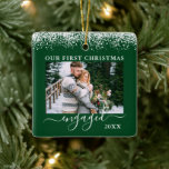 Ornement En Céramique Neige Top Notre Premier Noël Engagé Photo Vert<br><div class="desc">Neige Coupée Notre Premier Noël Engagé Photo Double Côté Ornement Vert - Photos Avant et Arrière,  Noms sur Le Dos</div>