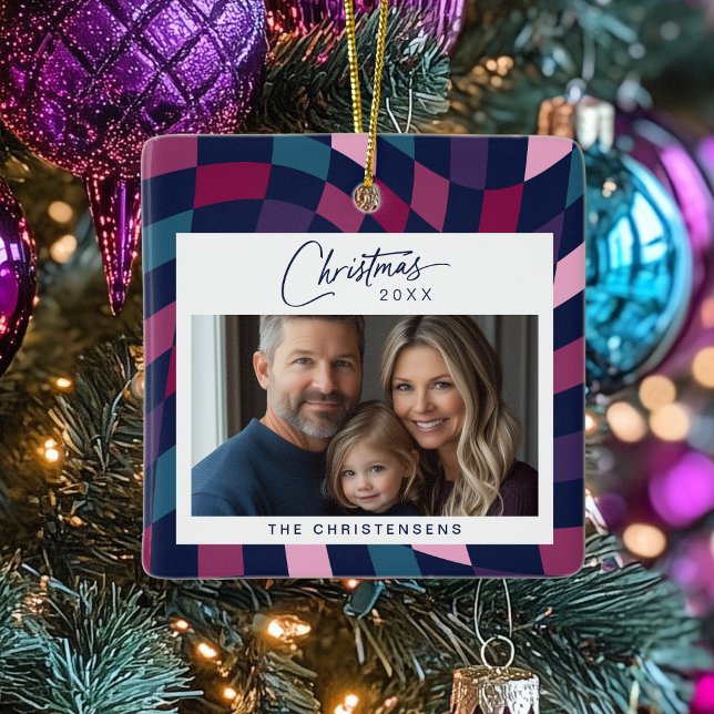 Ornement En Céramique Noël À damiers photo colorée (Shown on a Ceramic Square Ornament)