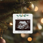 Ornement En Céramique Noël Grossesse Faire-part bébé numérisation grand-<br><div class="desc">C'est toujours un bon moment pour partager cette nouvelle excitante avec votre plus proche et le plus cher. Idée cadeau de Noël parfait pour que la grand-mère soit avec une photo ultrasonore. Customisez cet écran de faire-part unique, ajoutez vos détails et faites connaître cette nouvelle spéciale à tout le monde....</div>