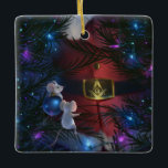 Ornement En Céramique Noël maçonnique unique<br><div class="desc">Peut-être les ornements de Noël maçonniques les plus uniques autour ! Cet art fraternel cool peint par Raphaela Wilson représente un Père Noël vintage portant une boucle de ceinture maçonnique. Ces souris blanches qui observent silencieusement depuis l'arbre de Noël le savaient tout le temps bien sûr... Personnalisez l'ornement de fête...</div>