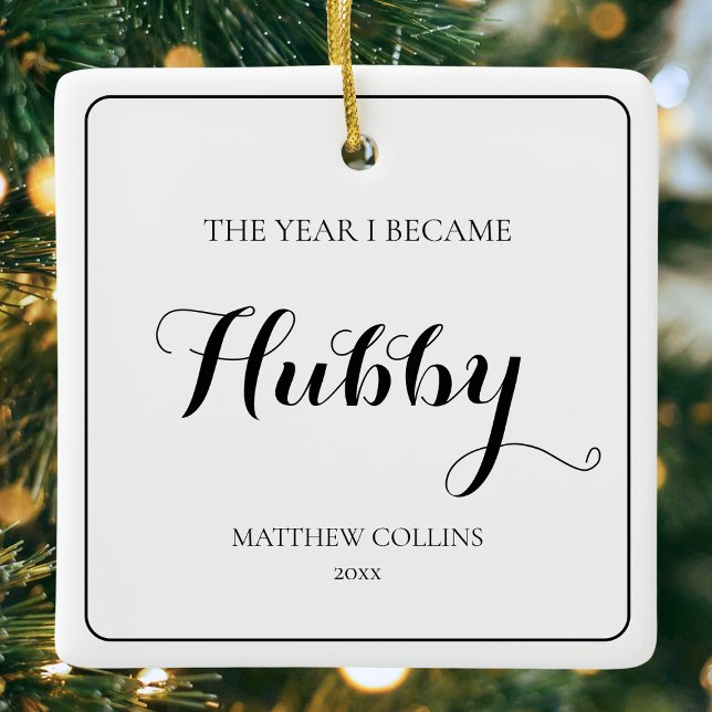 Ornement En Céramique Noir et blanc Scripts mari Noël (Black and White SImple Script Husband Christmas Ceramic Ornament)