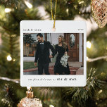 Ornement En Céramique Notre 1er Noël en tant que Monsieur & Madame Photo<br><div class="desc">Un élégant ornement photo de Noël arboré avec la typographie classique "Nos premiers noël comme MR & MRS." en noir sur un arrière - plan blanc simple et propre. La photo, le texte, le nom et l'année peuvent être facilement customisés pour rendre cet ornement unique et personnel pour vous. Un...</div>