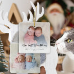 Ornement En Céramique Notre premier Noël 2 Photos Script Twin Baby<br><div class="desc">Notre premier Noël 2 Photos Script Twin Baby Names and Year. Grand cadeau de gardien. Un script set ludique pour Notre premier Noël et facile à personnaliser avec les noms de vos bébés et l'année et remplacer les exemples de photos de chaque côté par vos propres favoris. À l'avant, un...</div>