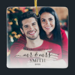 Ornement En Céramique Notre premier Noël a été récemment marié à M. et M<br><div class="desc">Notre premier Noël vient d'être marié à M. Mme la Mariage Ornament de Noël. Caractéristiques simple moderne élégant calligraphie script typographie design. Personnalisez avec vos photos,  nom de famille et ajustez tous les textes et couleurs. Cadeau de Noël pour les jeunes mariés.</div>