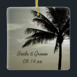 Ornement En Céramique Palm Tree Silhouette Beach Carré de mariage<br><div class="desc">Commémorez le mariage d'une destination insulaire lorsque vous personnalisez l'Ornement Carré de mariage naturel de Palm Tree Silhouette Beach avec les noms de la mariée et du marié et leur date de cérémonie de mariage. Ce décor mariage de bord de mer à thème tropical présente une photo de la nature...</div>