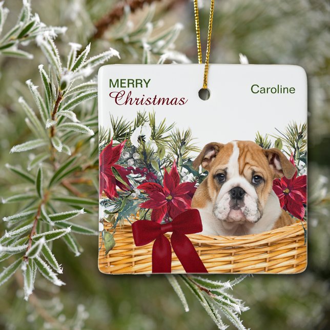 Ornement En Céramique Panier de Noël à chiot Poinsettia Bulldog (Créateur téléchargé)